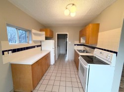 9516 102 Avenue Grande Prairie, AB T8V 0Z6