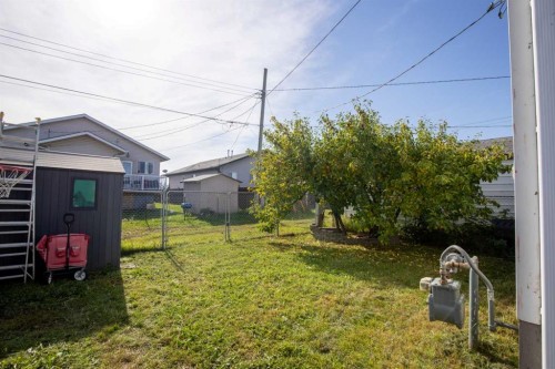 9711 103 Avenue, Clairmont, AB 
