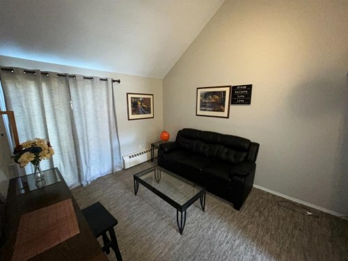 10413 89 Street, Peace River, AB 