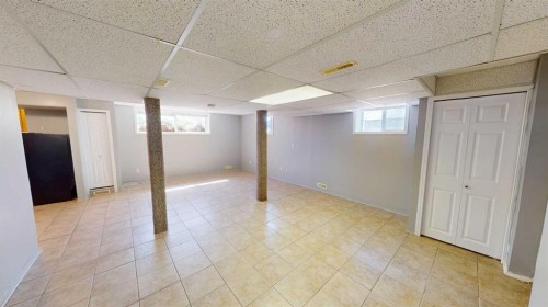 B-9835 100A Avenue , Sexsmith, AB T0H 3C0 3