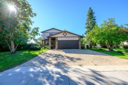 9905 75 Avenue Grande Prairie, AB T8V 4X2