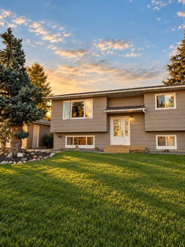 810 Almond Avenue, Beaverlodge, AB 