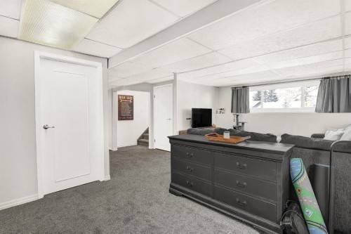 810 Almond Avenue, Beaverlodge, AB 