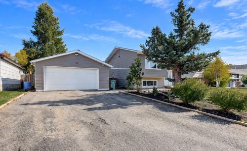 810 Almond Avenue, Beaverlodge, AB 