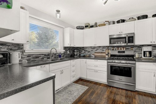 810 Almond Avenue, Beaverlodge, AB 