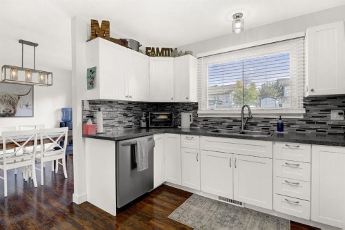 810 Almond Avenue, Beaverlodge, AB 