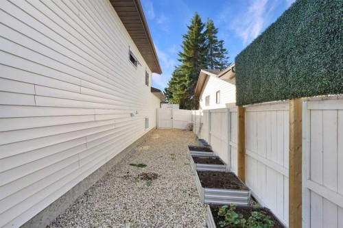 9426 64 Avenue, Grande Prairie, AB 