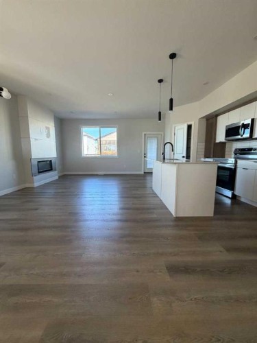 B-10206 128 Avenue , Grande Prairie, AB T8V 6S9 2