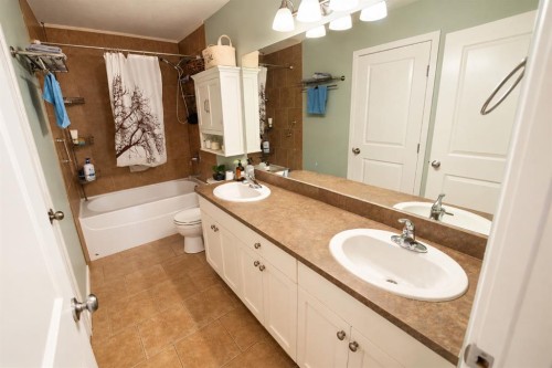 9328 98 Avenue, Wembley, AB 