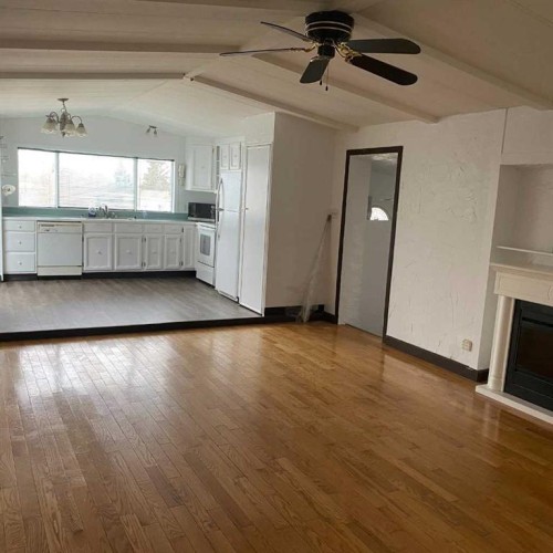 9738 119A Avenue , Grande Prairie, AB T8V 5H7 3