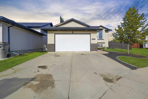 9830 67 Avenue, Grande Prairie, AB 