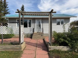 4912 49 Avenue Girouxville, AB T0H 1S0