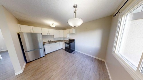 7852 Cedarwood Park , Grande Prairie, AB T8V 4R8 3