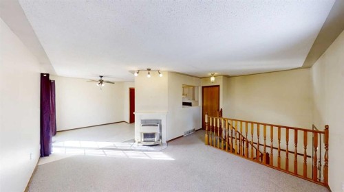 B-9406 100 Avenue , Grande Prairie, AB T8V 0S9 4