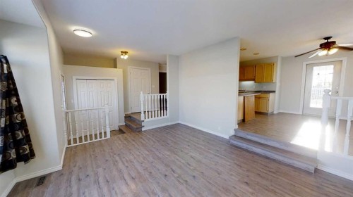 8929 108 Avenue , Grande Prairie, AB T8X 1J9 5