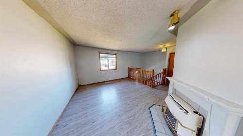 B-9408 100 Avenue , Grande Prairie, AB T8V 0S9 4