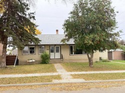 9526 86 Avenue Peace River, AB T8S 1G5