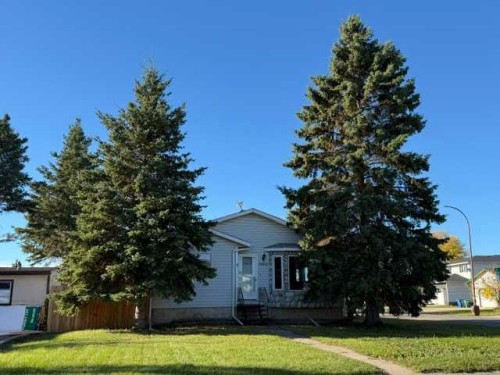 10415 107 Avenue  High Level, AB T0H 1Z0