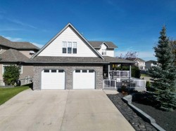 9302 Lakeshore Court Grande Prairie, AB T8X 1S4