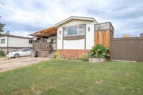 9738 119A Avenue  Grande Prairie, AB T8V 5H7