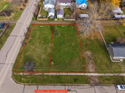 300 & 302 1 Avenue NEMclennan, AB T0H 2L0