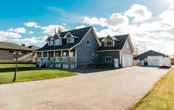 7925 Carriage Lane Drive Rural Grande Prairie No. 1, County Of, AB T8X 0G4