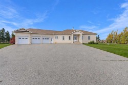 714048 RGE RD 71  Grande Prairie, AB T8W 5J5