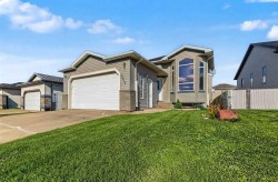 10646 Royal Oaks Drive EASTGrande Prairie, AB T8V 8G3