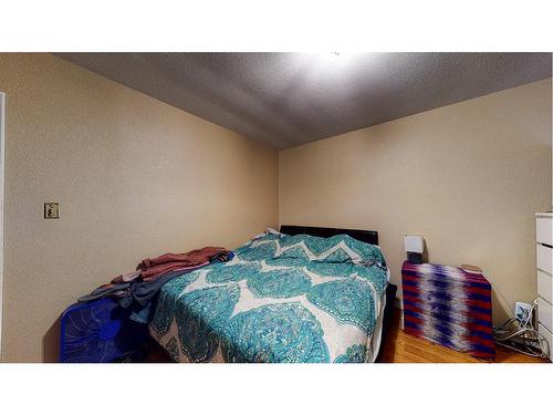 428 2 Street, Suffield, AB - Indoor Photo Showing Bedroom