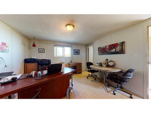 711 8 Avenue East, Bow Island, AB 