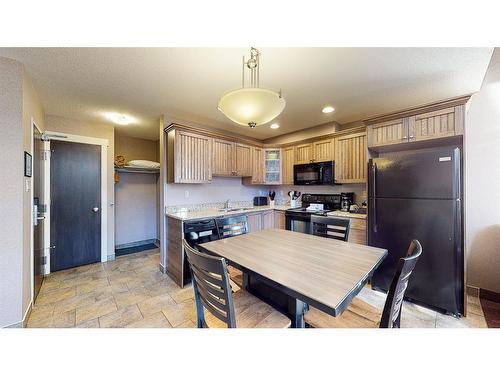 608 & 609-405 4Th St, Rural Cypress County, AB - Indoor