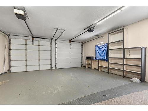 209 1 Ave East, Bow Island, AB - Indoor Photo Showing Garage