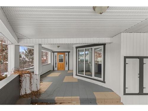 209 1 Ave East, Bow Island, AB - Outdoor With Exterior