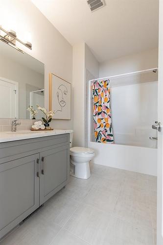 191 Hamptons Crescent Se, Medicine Hat, AB - Indoor Photo Showing Bathroom