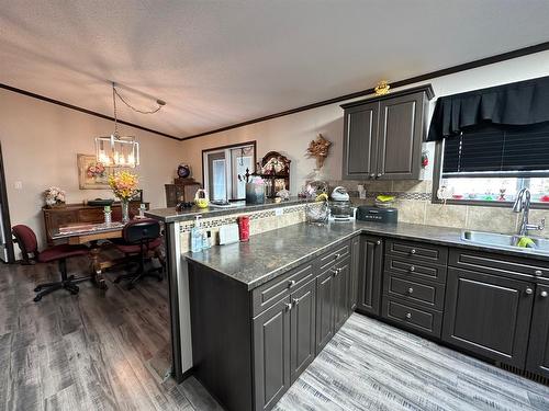 11512 Range Road 63, Rural Cypress County, AB - Indoor Photo Showing Kitchen