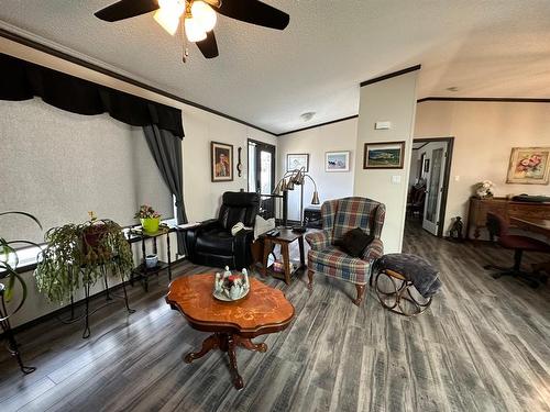 11512 Range Road 63, Rural Cypress County, AB - Indoor Photo Showing Living Room