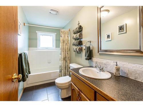 11415 Range Road 61, Rural Cypress County, AB - Indoor Photo Showing Bathroom