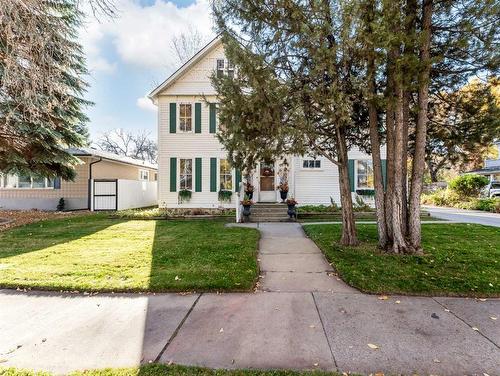 271 1 Street Se, Medicine Hat, AB - Outdoor With Facade