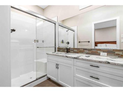 56 Hamptons Crescent Se, Medicine Hat, AB - Indoor Photo Showing Bathroom