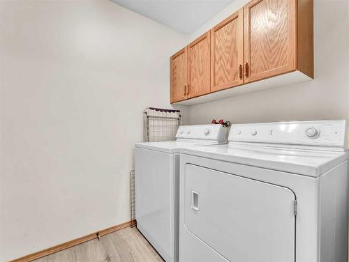 312-1535 Southview Drive Se, Medicine Hat, AB - Indoor Photo Showing Laundry Room