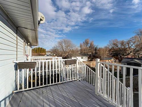 611 2 Street Se, Redcliff, AB - Outdoor With Deck Patio Veranda With Exterior