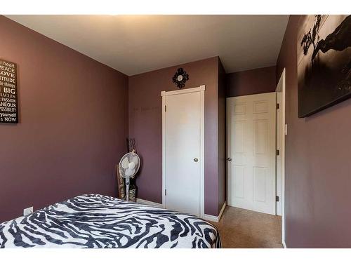 965 Parker Avenue Nw, Medicine Hat, AB - Indoor Photo Showing Bedroom