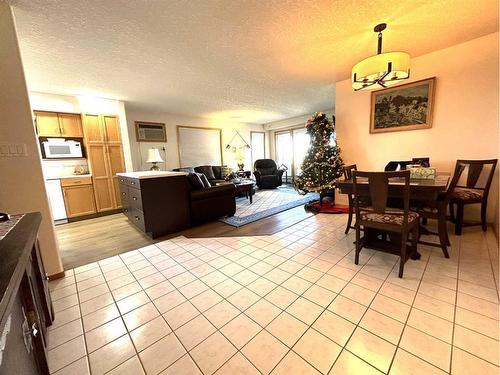437-1535 Southview Drive Se, Medicine Hat, AB - Indoor Photo Showing Dining Room