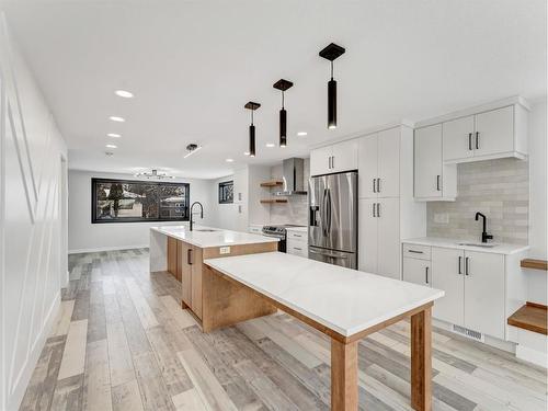 227 12 Street Se, Medicine Hat, AB - Indoor Photo Showing Kitchen With Upgraded Kitchen
