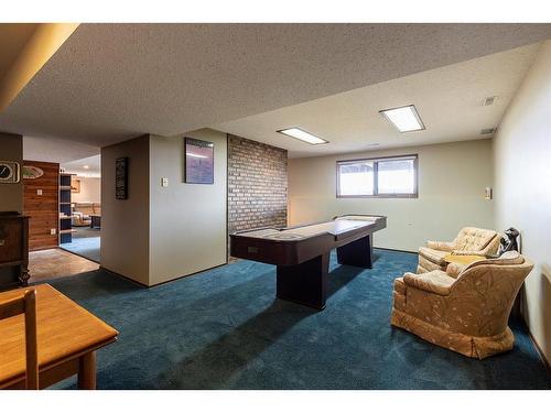 594 Ross Glen Drive Se, Medicine Hat, AB - Indoor Photo Showing Other Room