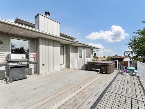 915 7 Street Se, Redcliff, AB - Outdoor With Deck Patio Veranda With Exterior