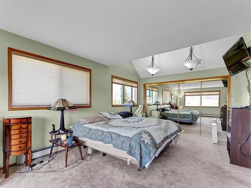 9-13029 Range Road 70, Rural Cypress County, AB - Indoor Photo Showing Bedroom