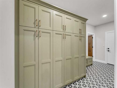 13 Hamptons Gate Se, Medicine Hat, AB - Indoor Photo Showing Bathroom