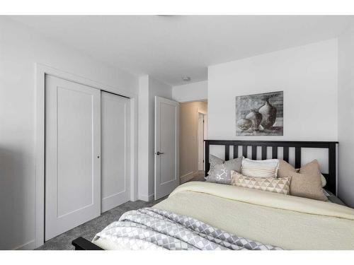 85 Sunwood Crescent Sw, Medicine Hat, AB - Indoor Photo Showing Bedroom