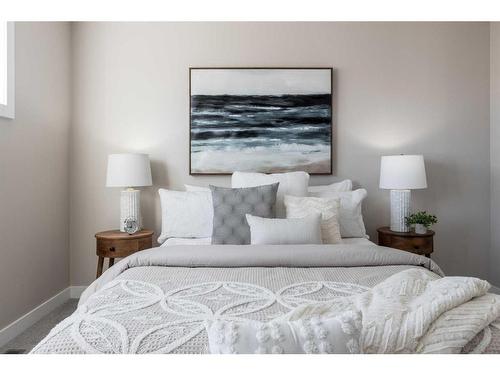 1 Hamptons Gate Se, Medicine Hat, AB - Indoor Photo Showing Bedroom